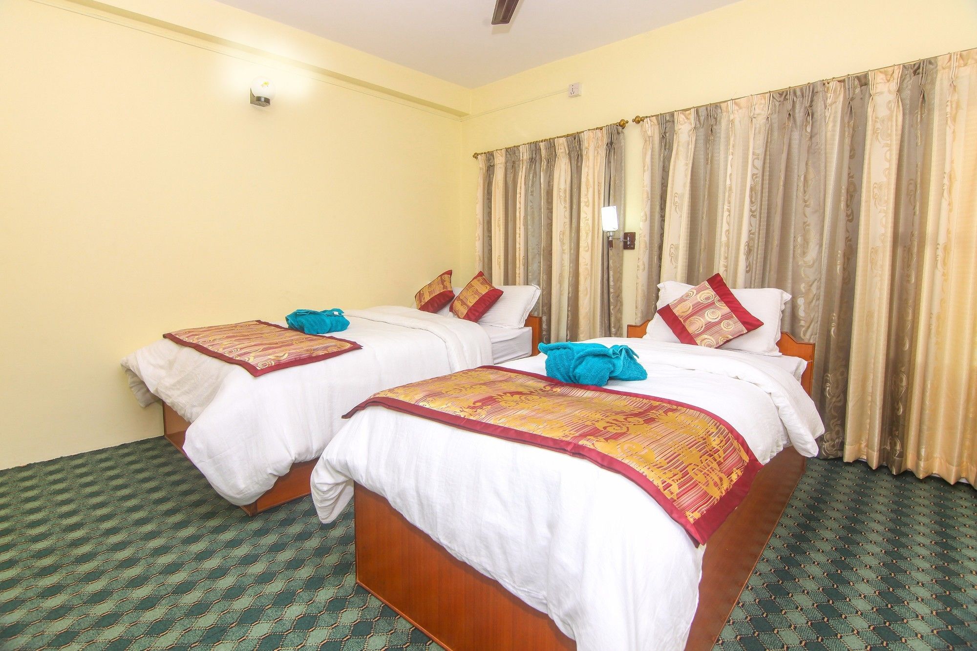 Hotel Noble Inn花椒客栈 Pokhara Extérieur photo